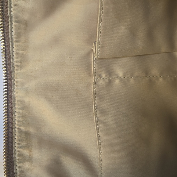 Coach Poppy Tan and Gold Signature Shoulder Bag - Picture 13 of 16